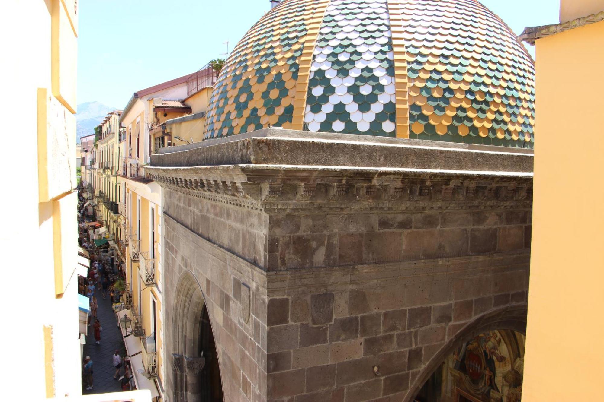 شقة Palazzo Ammone - Sedil Dominova سورينتو الغرفة الصورة